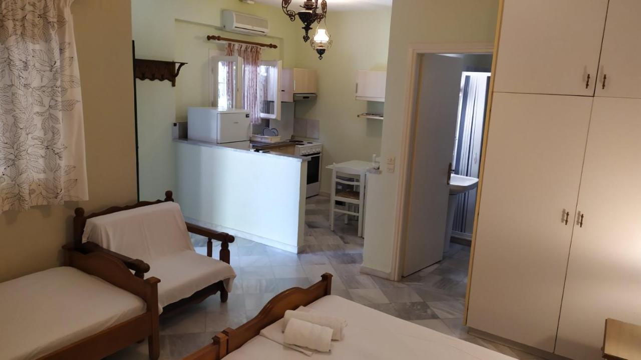 Grivas Apartments Sívota Habitación foto